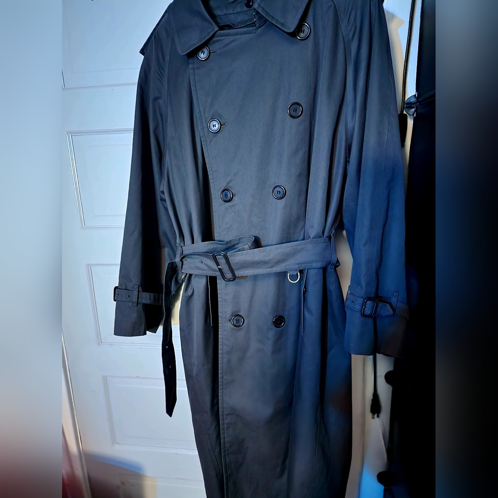 Vintage Men's Burberry Trench Coat with Detachable wool lining